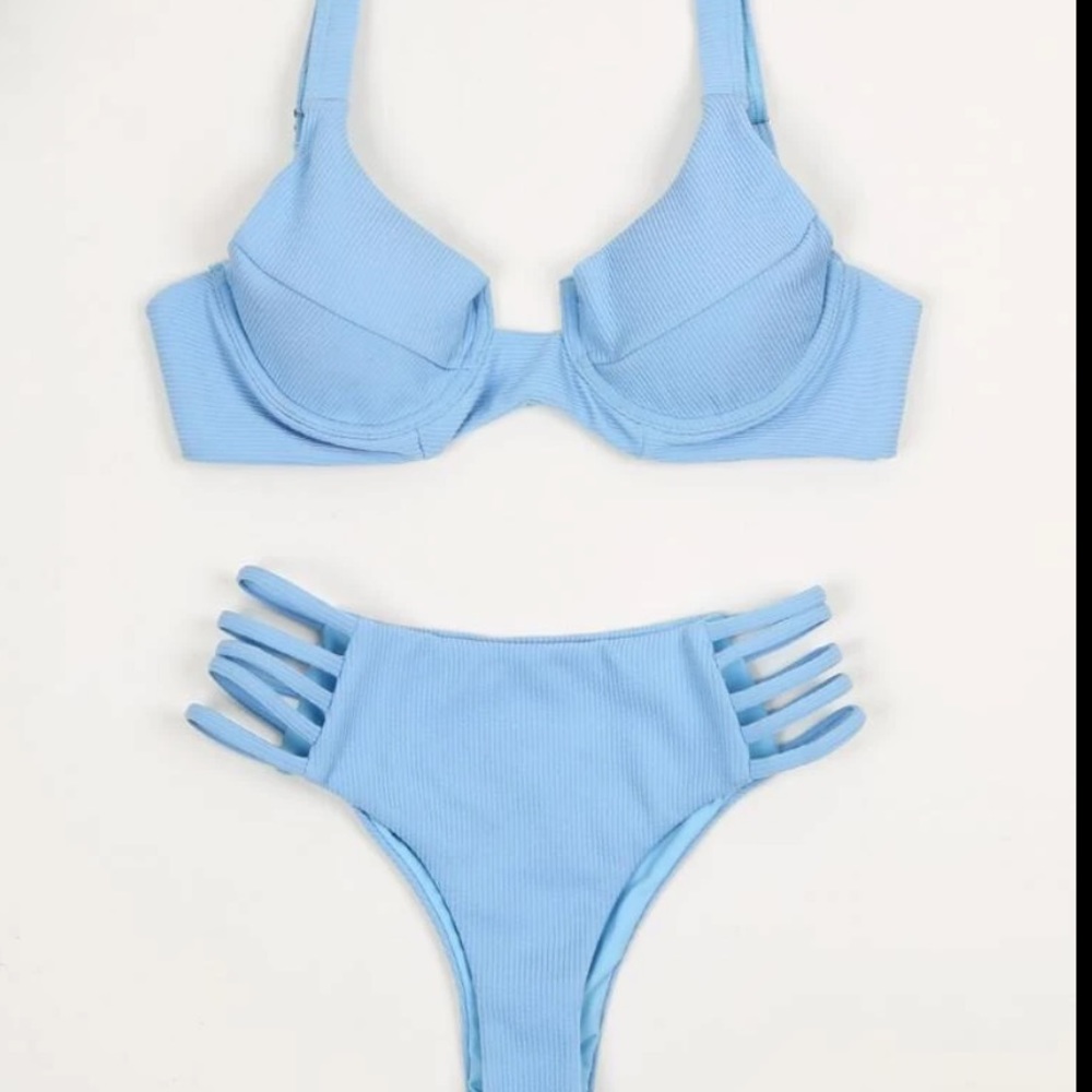 Rib Underwire Cut-out Bikini Swimsuit